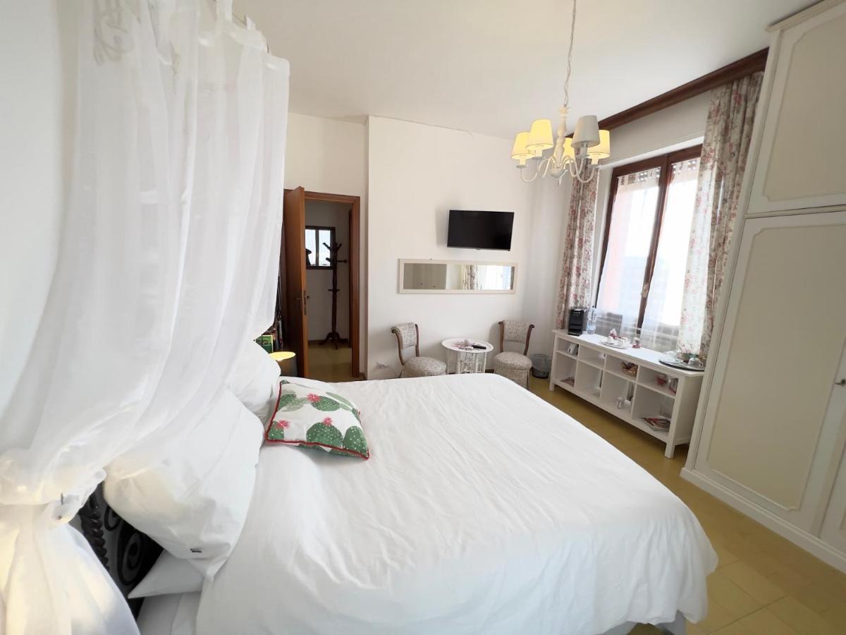 La Terrazza Di Anna Hotel Sassari Buitenkant foto